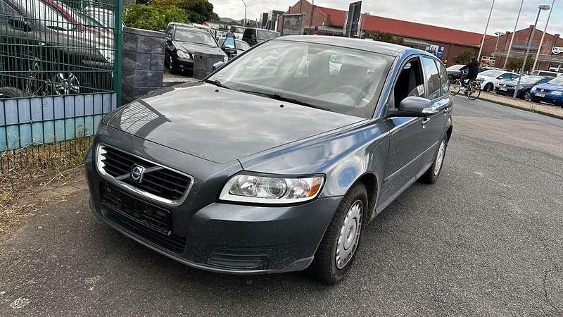 Grau Gebraucht 2007 Volvo V50 Kombi | 1.200 € (Fairer Preis) - Bild 1/4