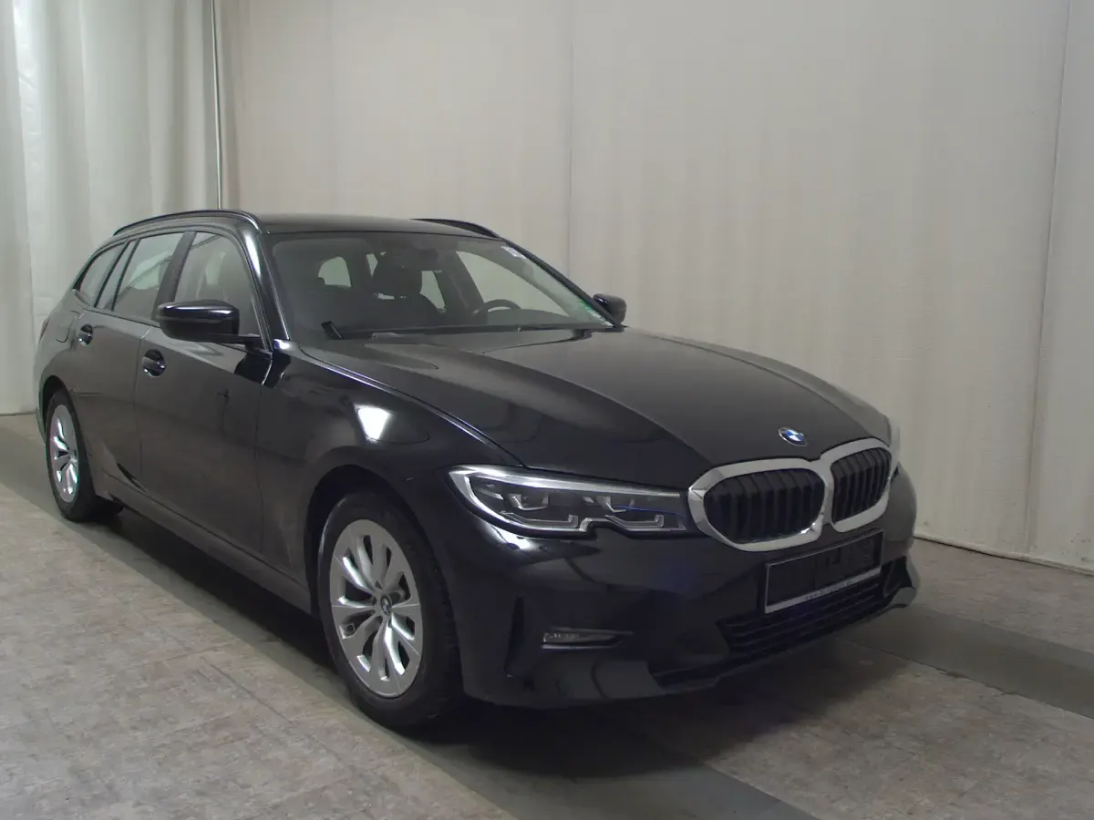 Gebraucht BMW 320 Advantage 190 PS (139 kW) 2021 Schwarz Kombi