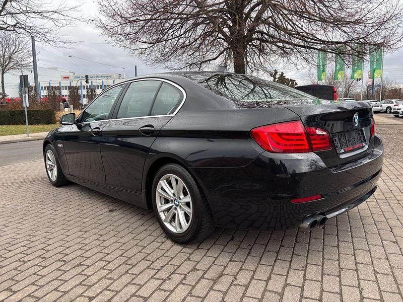 Gebraucht BMW 520 184 PS (135 kW) 2011 Schwarz Limousine