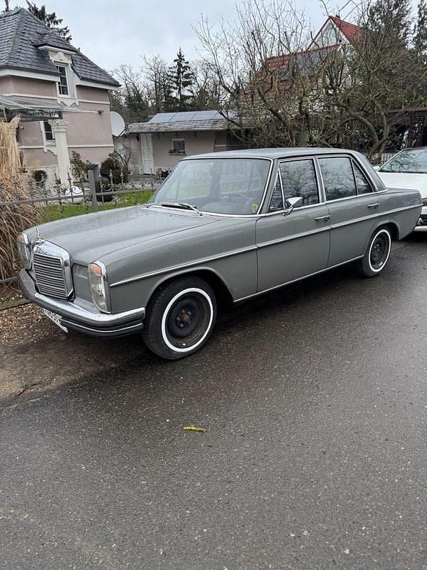 Gebraucht Mercedes 250 131 PS (96 kW) 1970 Grau Limousine