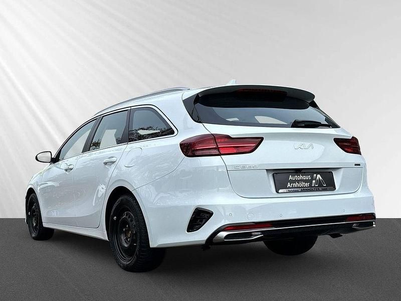 Gebraucht Kia Ceed Sportswagon 141 PS (103 kW) 2022 Weiß Kombi