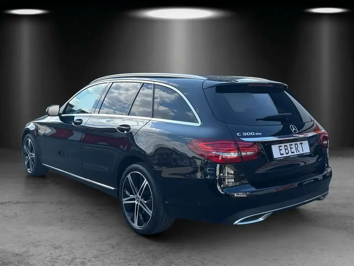 Gebraucht Mercedes C300e Business 306 PS (225 kW) 2021 Schwarz Kombi