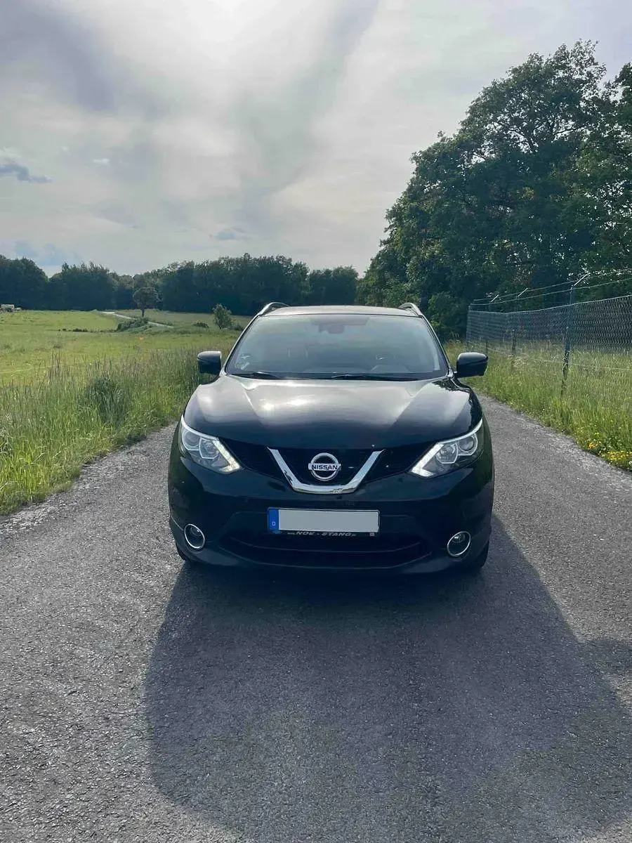 Gebraucht Nissan Qashqai N-Connecta 163 PS (119 kW) 2016 Schwarz SUV