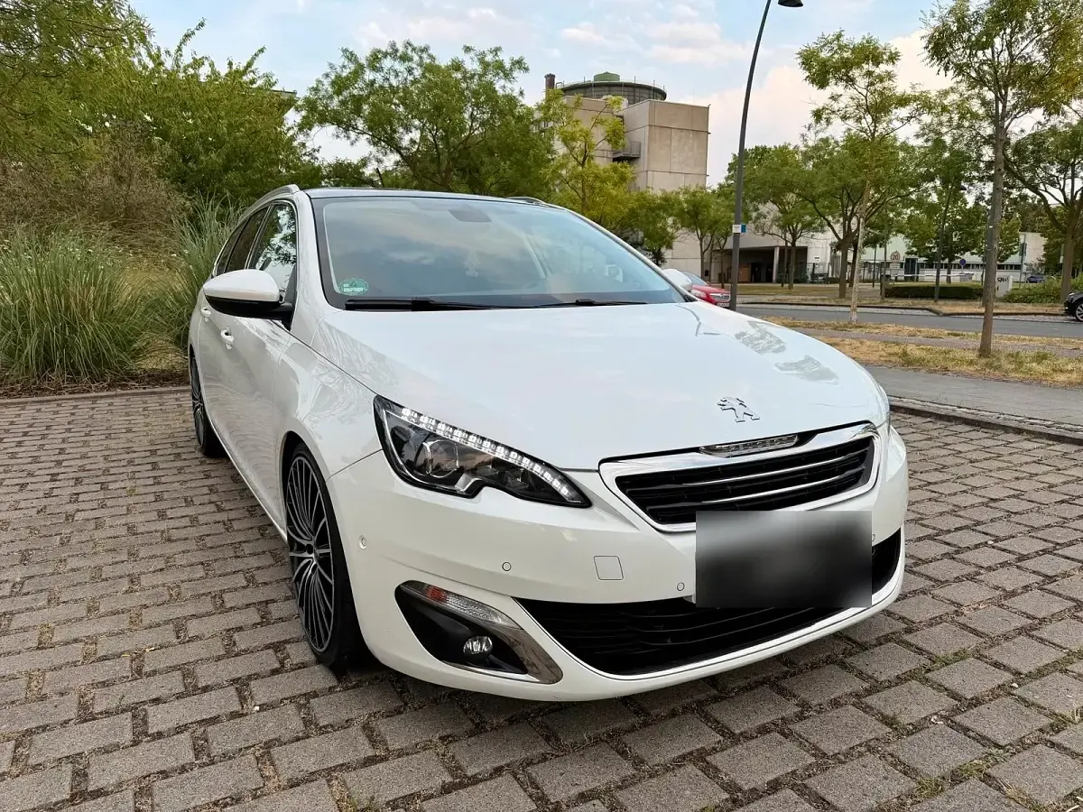 Gebraucht Peugeot 308 SW 150 PS (110 kW) 2016 Weiß Kombi