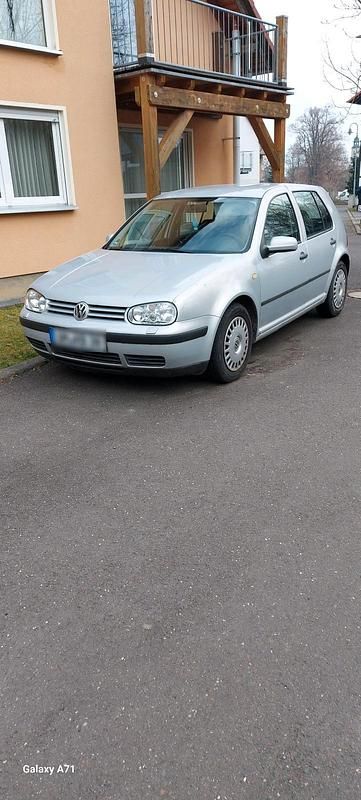 Gebraucht VW Golf III 100 PS (73 kW) 1999 Silber Kleinwagen