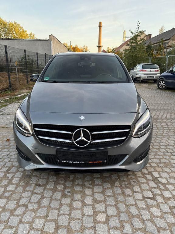 Gebraucht Mercedes B250 211 PS (155 kW) 2015 Grau Van / Kleinbus