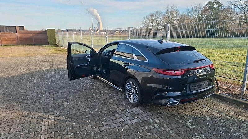 Gebraucht Kia ProCeed 140 PS (102 kW) 2021 Schwarz Limousine