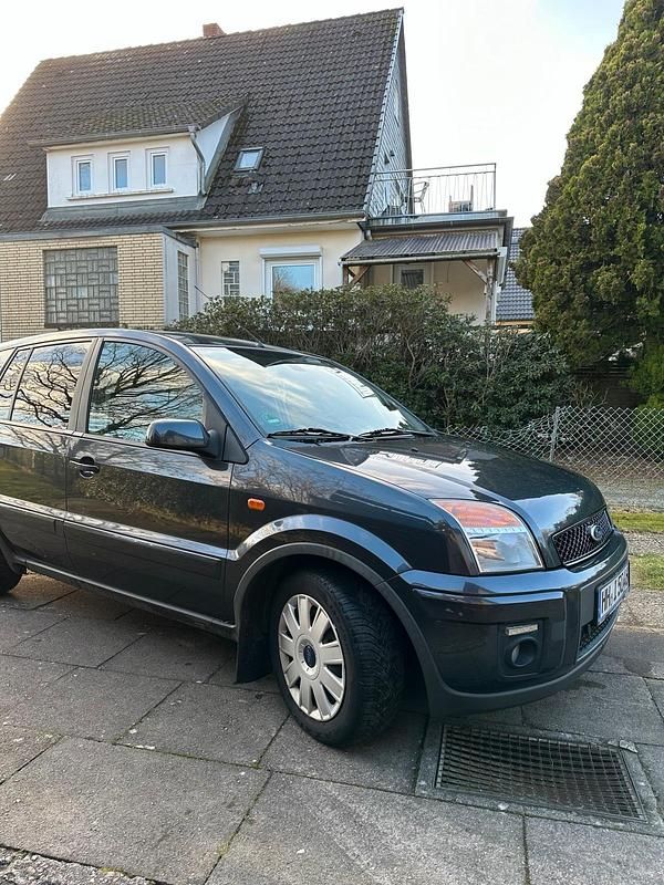Gebraucht 2007 Ford Fusion Kombi | 2.300 € (Teuer) - Bild 1/4