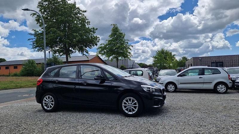 Gebraucht BMW 214 Active Tourer Basis 95 PS (69 kW) 2015 Schwarz Van / Kleinbus