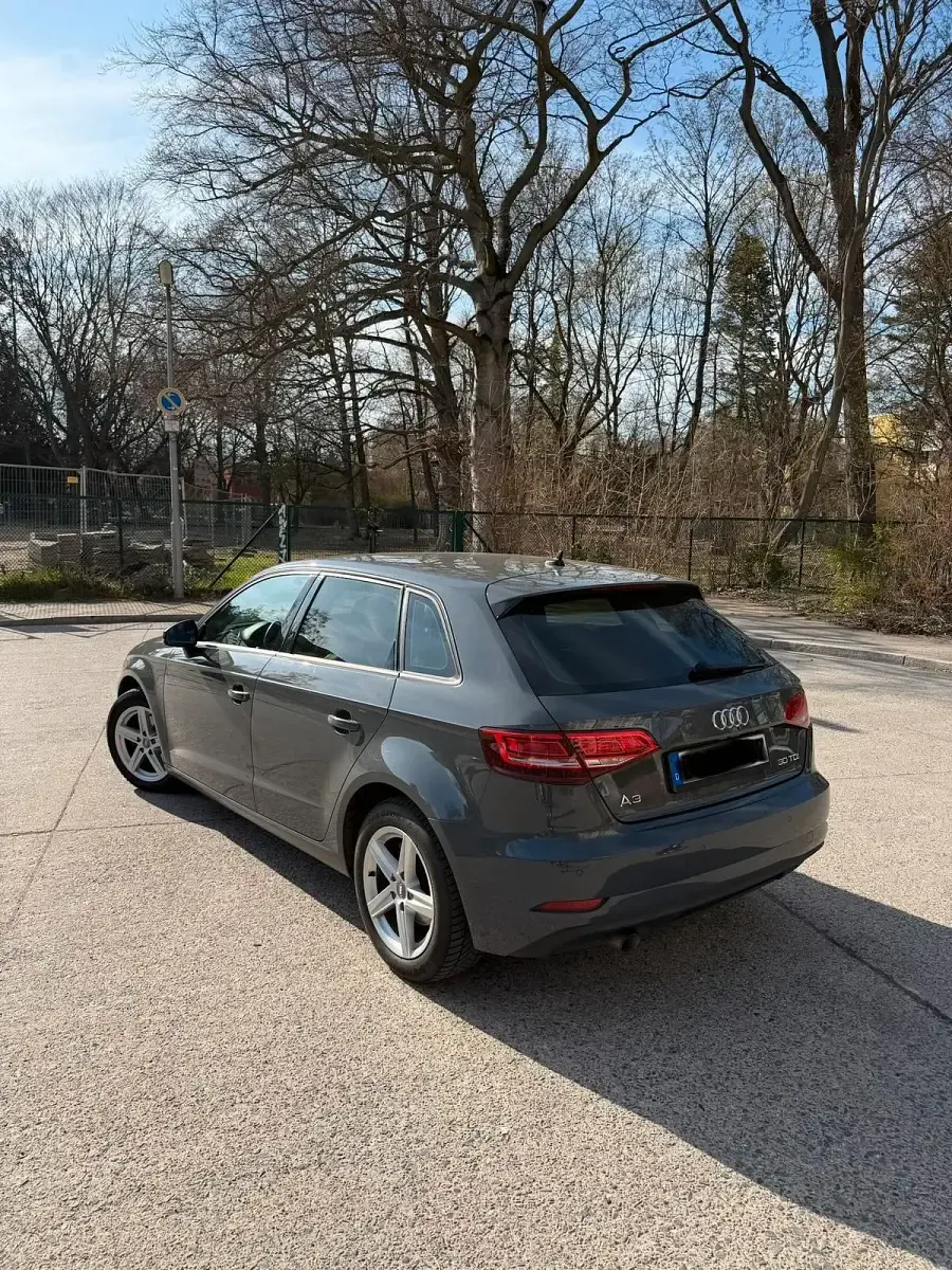 Używany Audi A3 116 KM (85 kW) 2018 Szary Sedan/Limuzyna