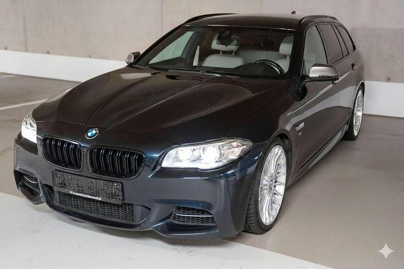 Gebraucht BMW 550 381 PS (280 kW) 2017 Carbonschwarz Kombi