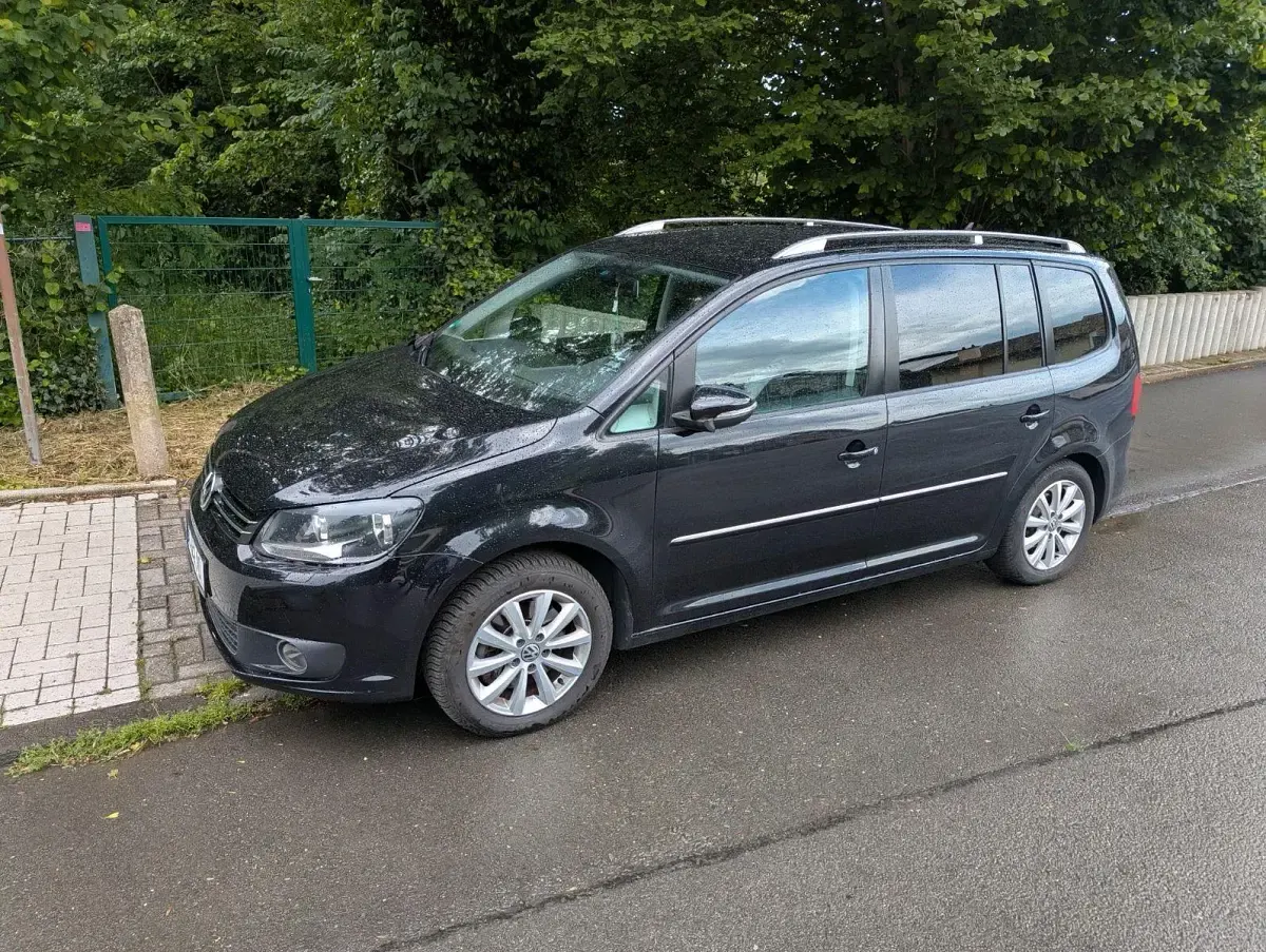 Gebraucht VW Touran Highline 177 PS (130 kW) 2015 Schwarz Van / Kleinbus
