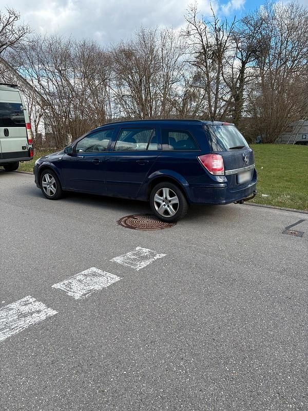 Gebraucht Opel Astra Edition 90 PS (66 kW) 2008 Blau Kombi