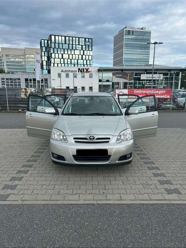 Silber Gebraucht 2005 Toyota Corolla Kleinwagen | 4.000 € (Fairer Preis) - Bild 1/4