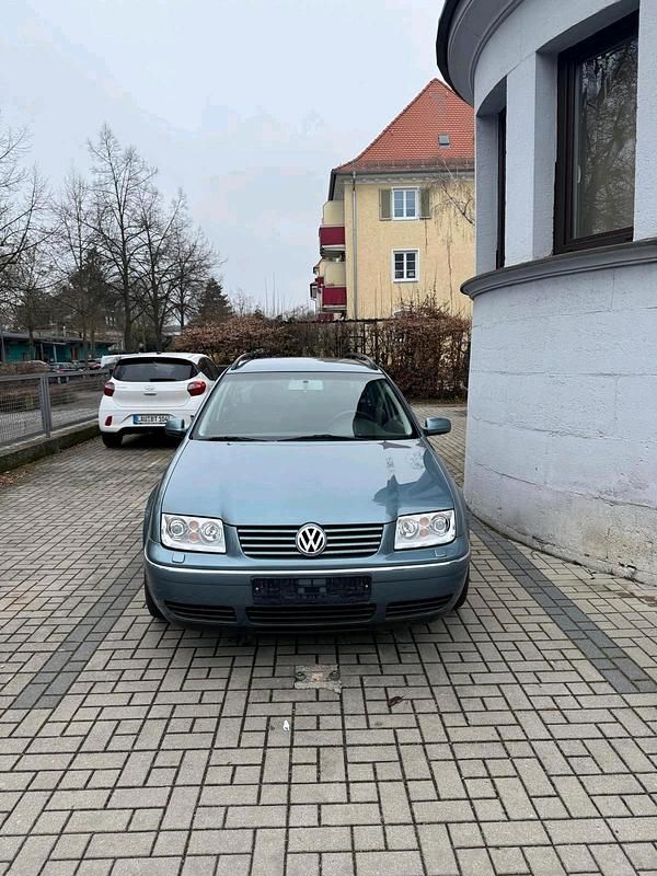 Second-hand VW Bora 101 CP (74 kW) 2004 Argintiu Break