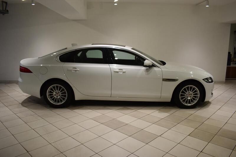 Gebraucht Jaguar XF 179 PS (131 kW) 2016 Weiß metallic Limousine