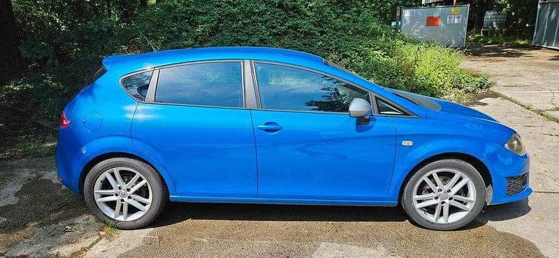 Blau Gebraucht 2012 Seat Leon FR Limousine | 7.999 € (Fairer Preis) - Bild 1/4