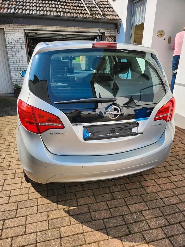 Gebraucht Opel Meriva 120 PS (88 kW) 2015 Silber Van / Kleinbus