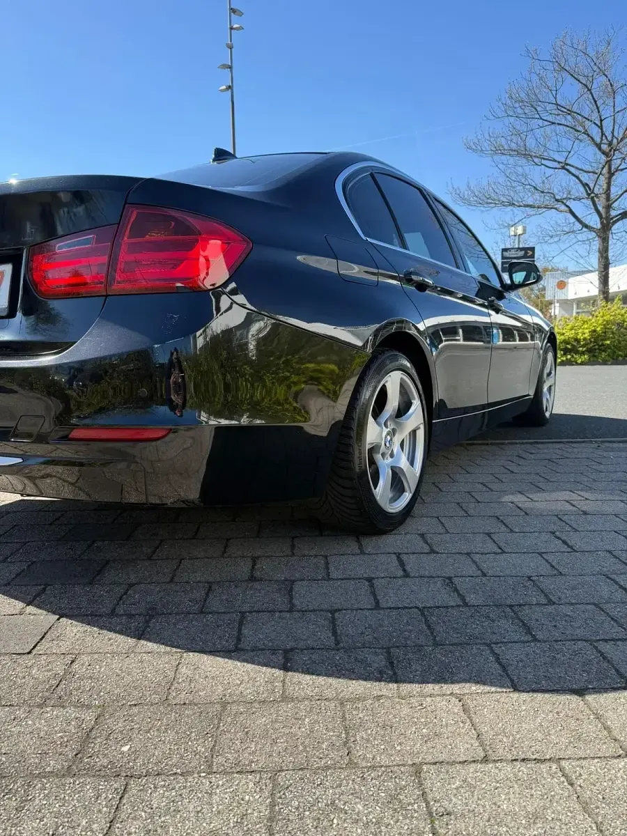 Usata BMW 320 184 CV (135 kW) 2013 Nero Berlina