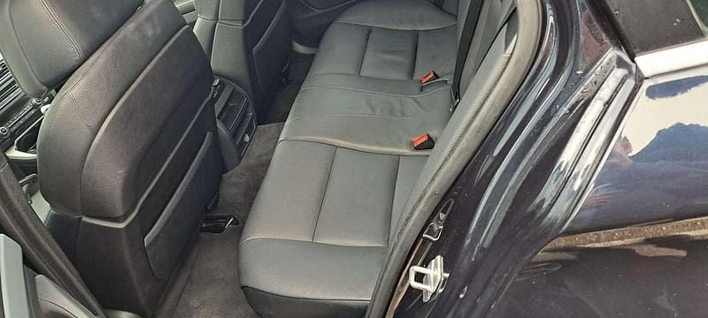 Gebraucht BMW 530 Sport Line 258 PS (189 kW) 2012 Schwarz Kombi