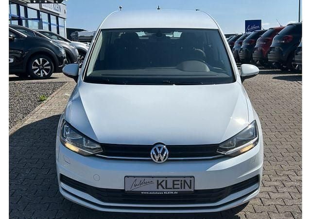 Weiß Gebraucht 2019 VW Touran Trendline Van / Kleinbus | 19.490 € (Guter Preis) - Bild 1/4