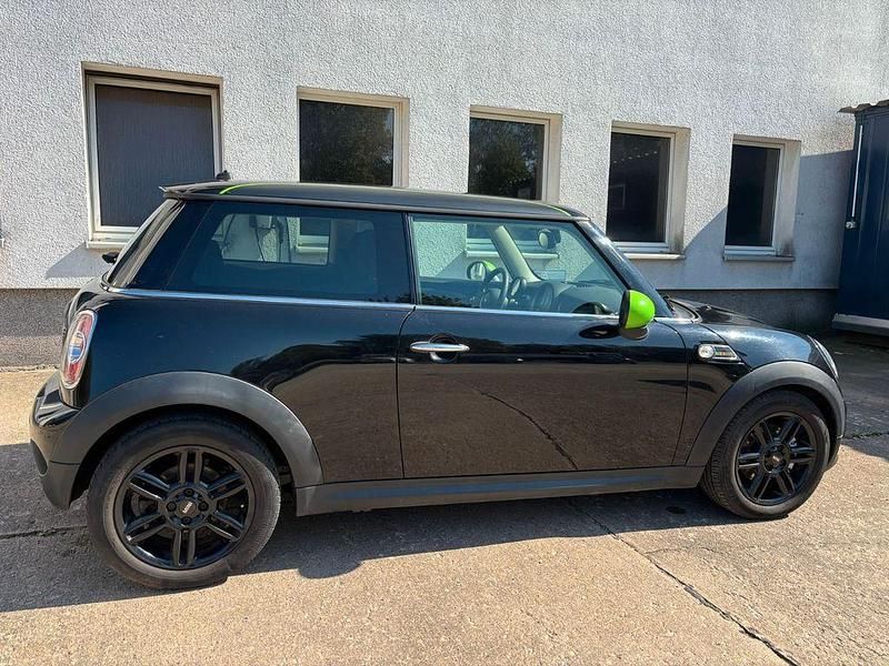 Gebraucht Mini ONE 75 PS (55 kW) 2013 Schwarz Kleinwagen