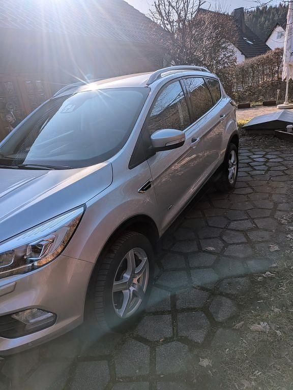 Gebraucht Ford Kuga Titanium 179 PS (131 kW) 2018 Silber SUV