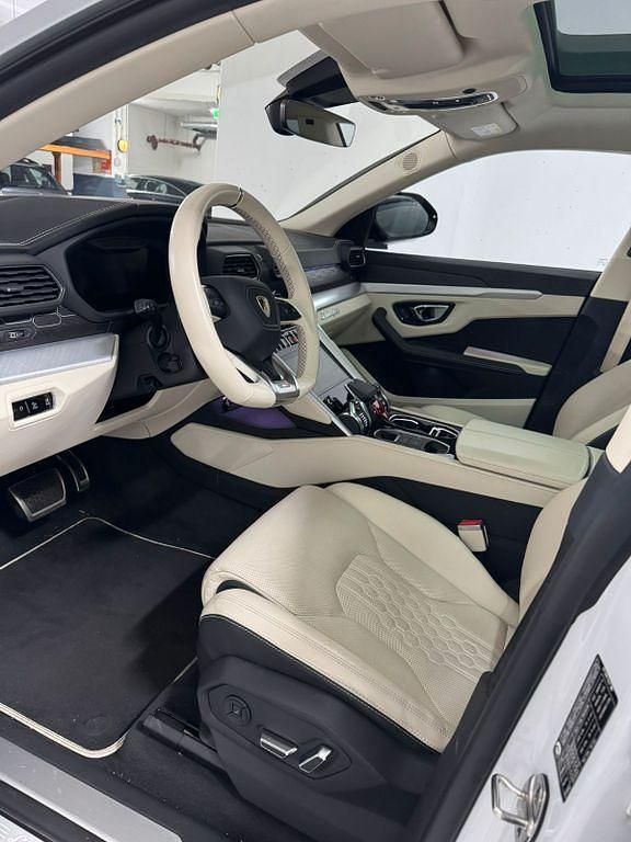 Second-hand Lamborghini Urus 666 CP (489 kW) 2023 Alb SUV