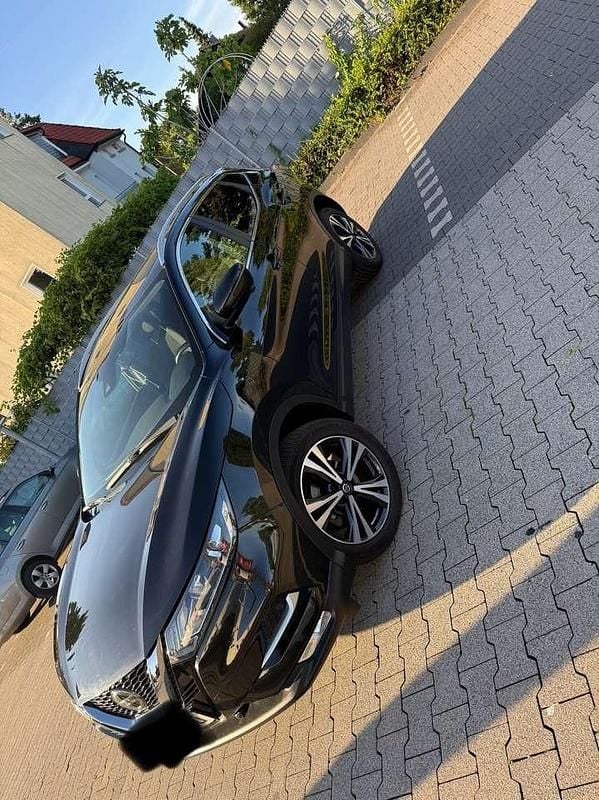 Schwarz Gebraucht 2019 Nissan Qashqai N-Connecta SUV | 18.000 € (Fairer Preis) - Bild 1/4