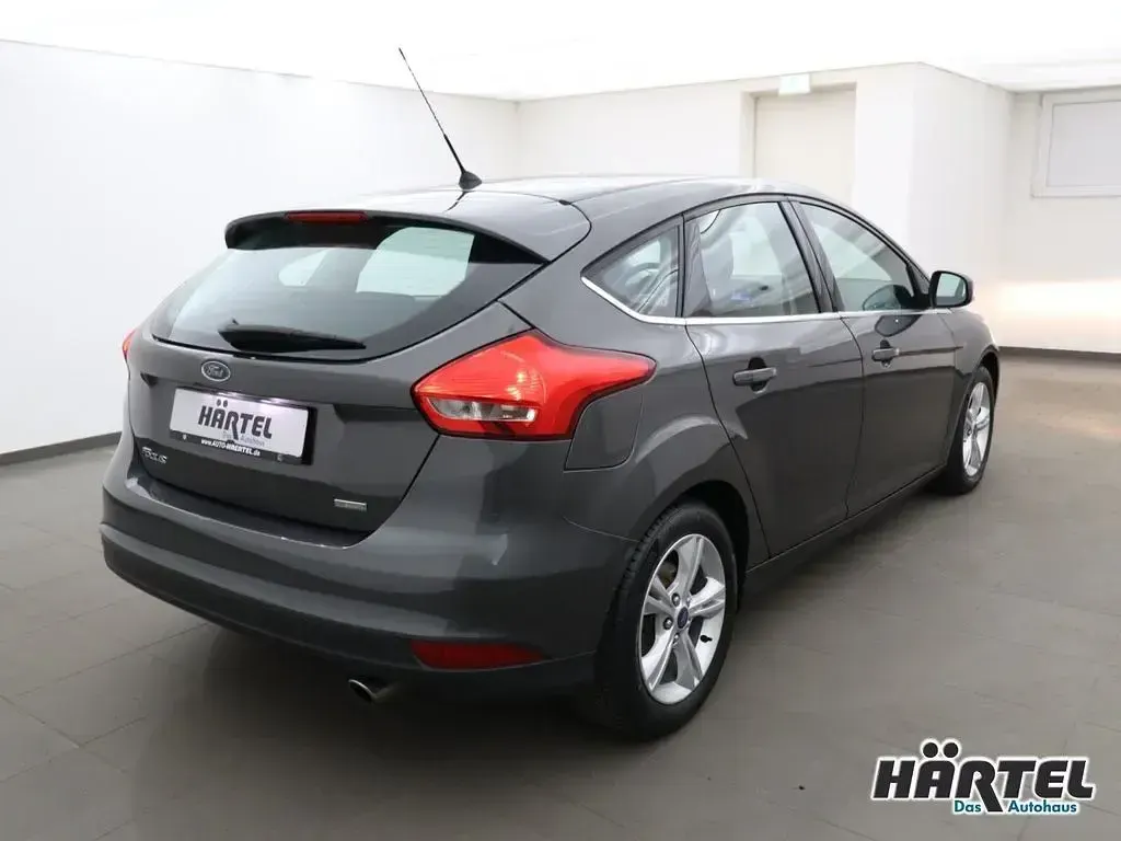 Usado Ford Focus Sport 150 CV (110 kW) 2014 Gris Berlina