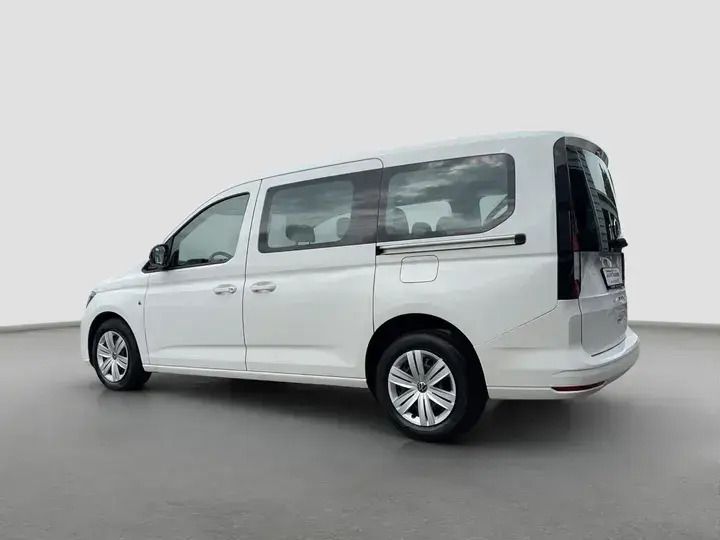 Second-hand VW Caddy Maxi 122 CP (89 kW) 2023 Alb Monovolum