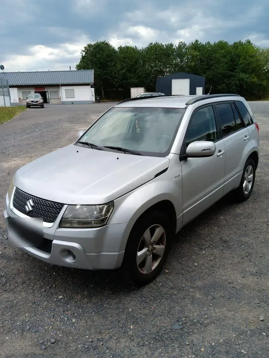 Gebraucht Suzuki Grand Vitara 129 PS (94 kW) 2011 Silber SUV