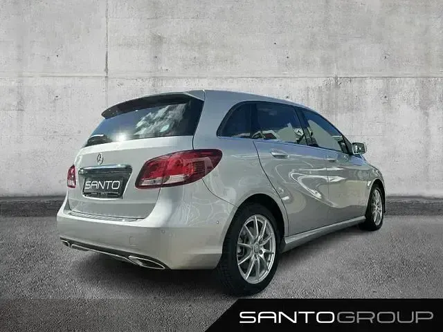 Gebraucht Mercedes B250 Style 211 PS (155 kW) 2015 Silber Kleinwagen