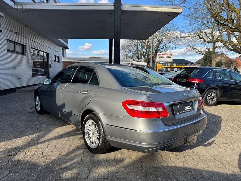 Second-hand Mercedes E250 204 CP (150 kW) 2009 Argintiu Berlinǎ