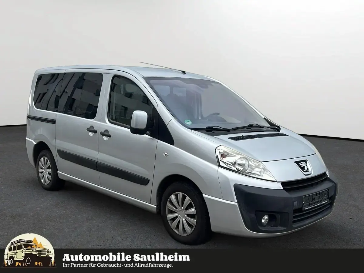 Gebraucht Peugeot TePee 136 PS (100 kW) 2008 Silber Van / Kleinbus