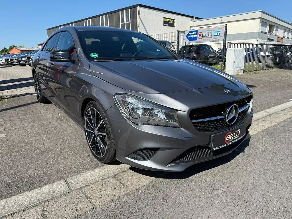 Gebraucht Mercedes CLA200 Urban 136 PS (100 kW) 2014 Mountaingrau  met. Coupé
