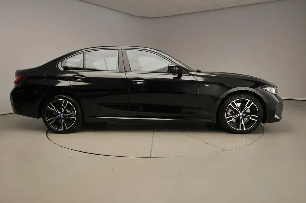 Gebraucht BMW 320e M Sport 204 PS (150 kW) 2024 Schwarz Limousine
