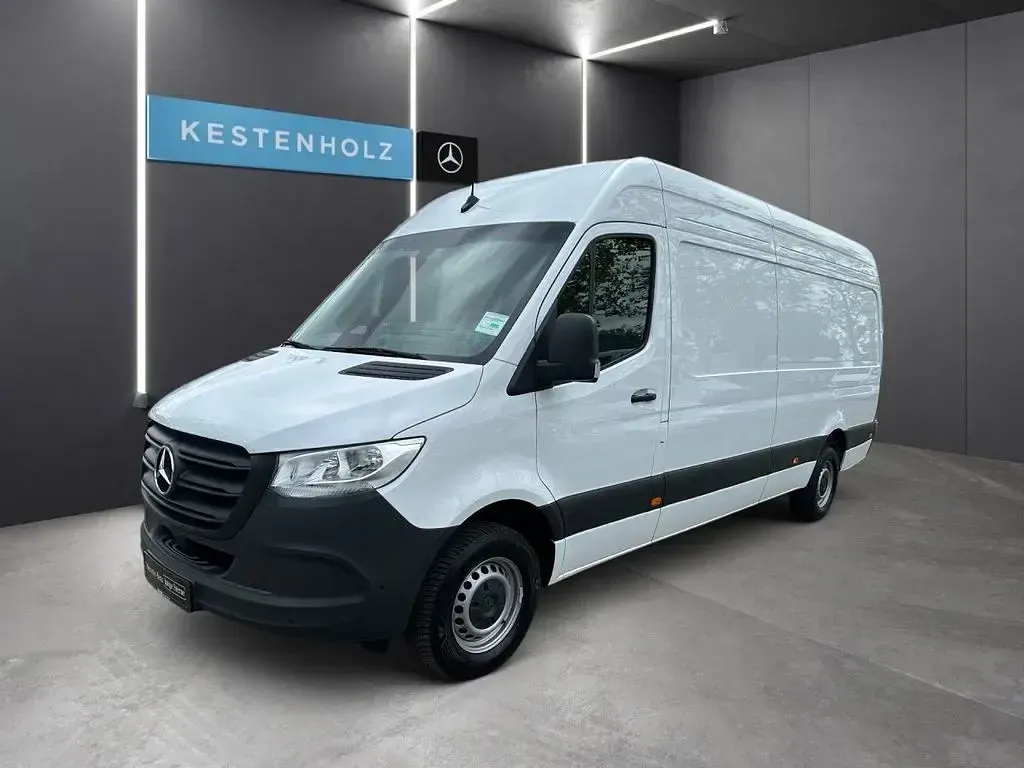 Gebraucht Mercedes Sprinter 170 PS (125 kW) 2025 Weiß Van