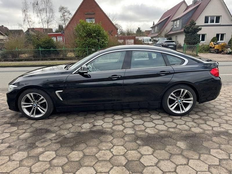 Gebraucht BMW 420 Sport Line 190 PS (139 kW) 2017 Black sapphire metallic Limousine