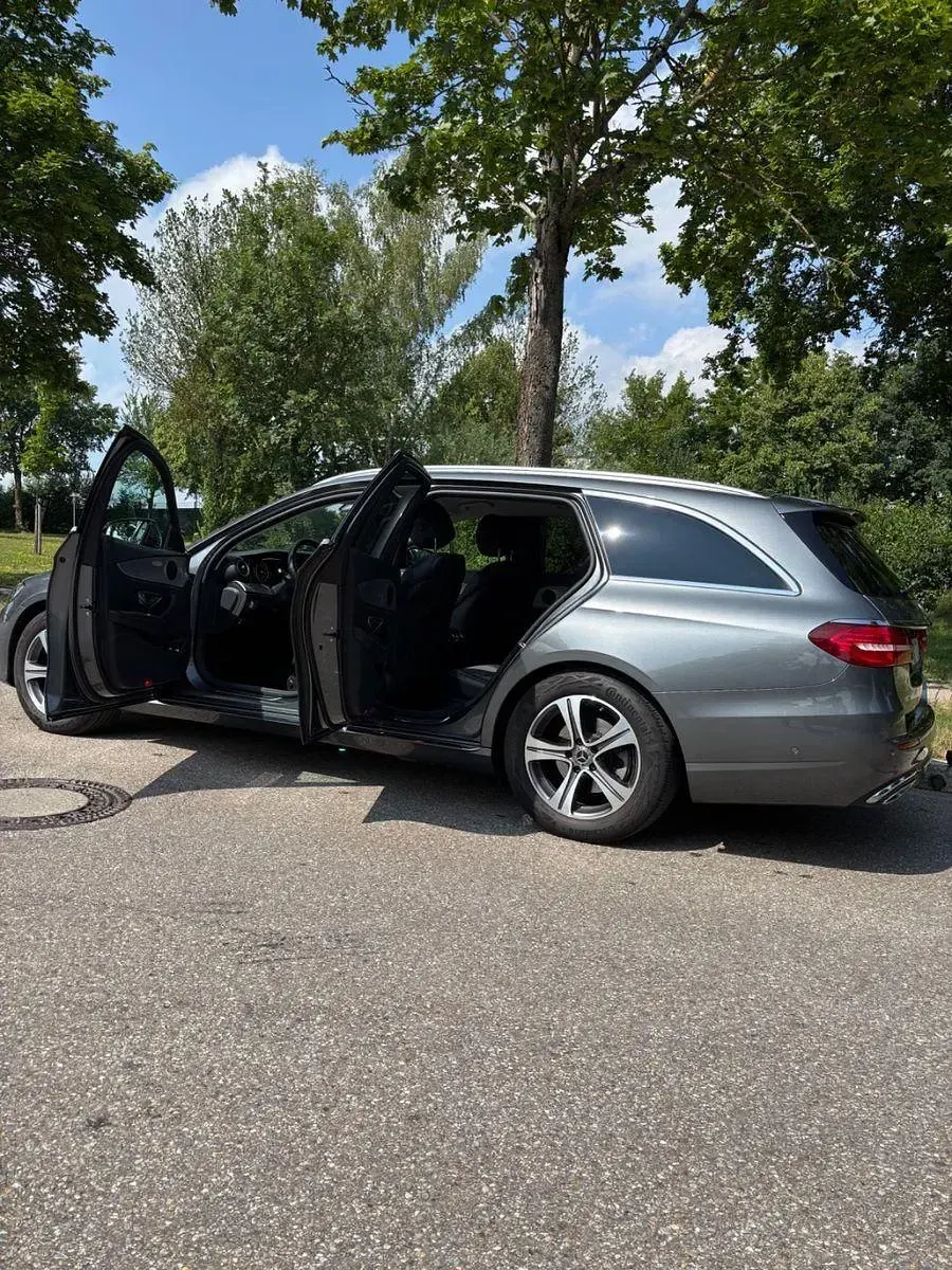 Gebraucht Mercedes E200 184 PS (135 kW) 2019 Grau Kombi