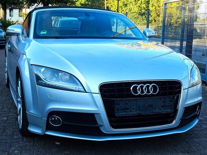 Silber Gebraucht 2012 Audi TT Roadster S-Line Cabrio | 9.950 € (Guter Preis) - Bild 1/4
