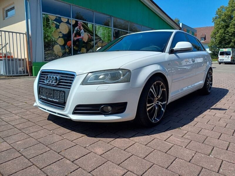 Weiß Gebraucht 2010 Audi A3 Sportback S-Line Limousine | 6.990 € (Fairer Preis) - Bild 1/4