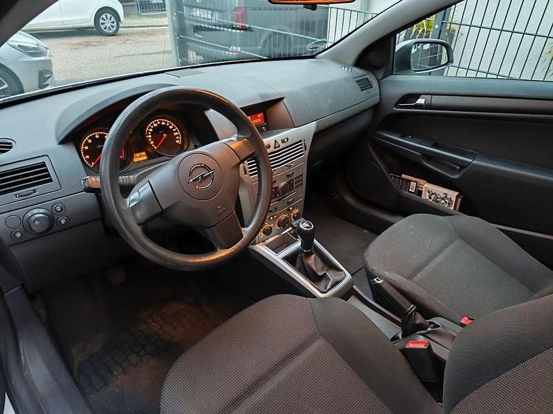 Gebraucht Opel Astra GTC Selection 90 PS (66 kW) 2009 Weiß Coupé