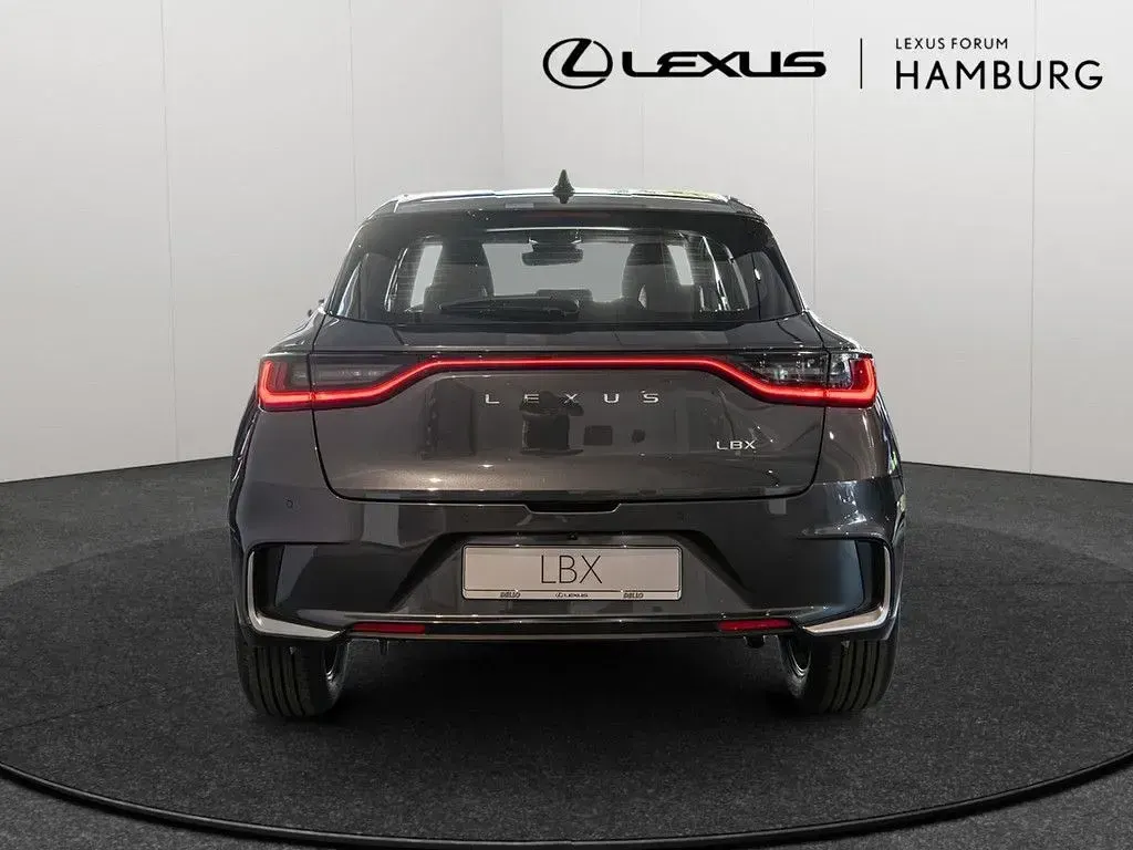 Neu Lexus LBX 136 PS (100 kW) 2026 Grau SUV