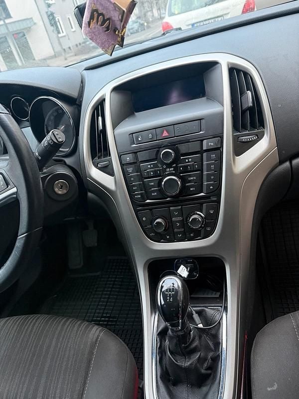 Gebraucht Opel Astra 116 PS (85 kW) 2010 Weiß Kleinwagen