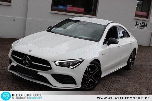 Weiss Gebraucht 2021 Mercedes CLA200 AMG line Coupé | 31.950 € (Fairer Preis) - Bild 1/4