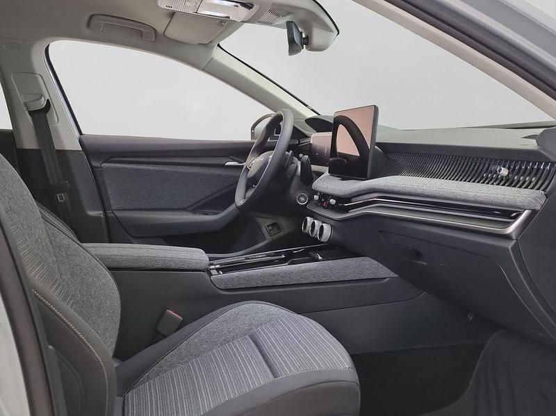 Neu Skoda Superb Selection 204 PS (150 kW) 2026 Grau Kombi