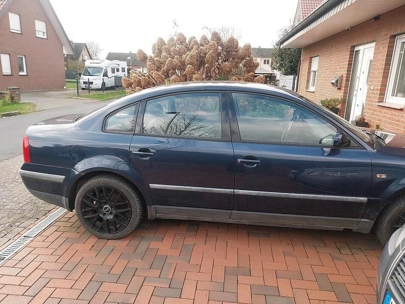 Occasion VW Passat 125 ch (91 kW) 1997 Bleue Berline