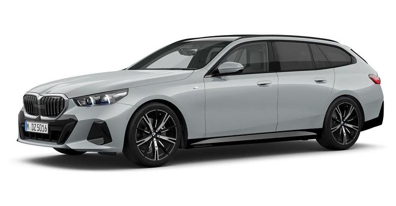 Grau Gebraucht 2025 BMW 540 Comfort Edition Kombi | 69.672 € (Fairer Preis) - Bild 1/4
