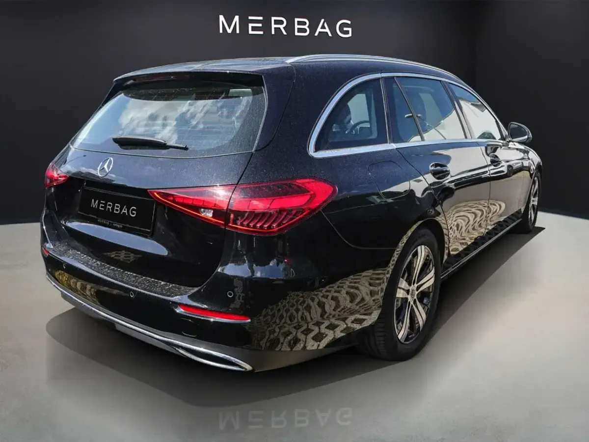 Gebraucht Mercedes C300 Avantgarde 265 PS (194 kW) 2024 Schwarz Kombi